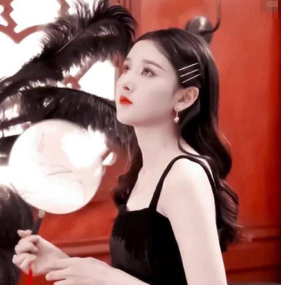 娱乐圈爆料带姓名的明星,揭秘XXX明星背后的故事