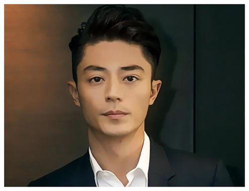 有很多耳洞的男明星,时尚与个性的完美融合