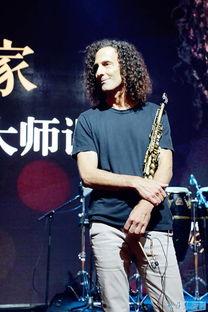 萨克斯明星伴舞是谁,揭秘神秘伴舞背后的故事